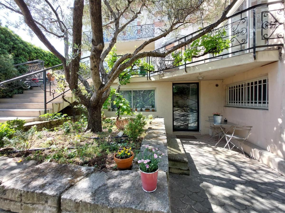 studio rue ménard près de la tour magne Nîmes Esterno foto