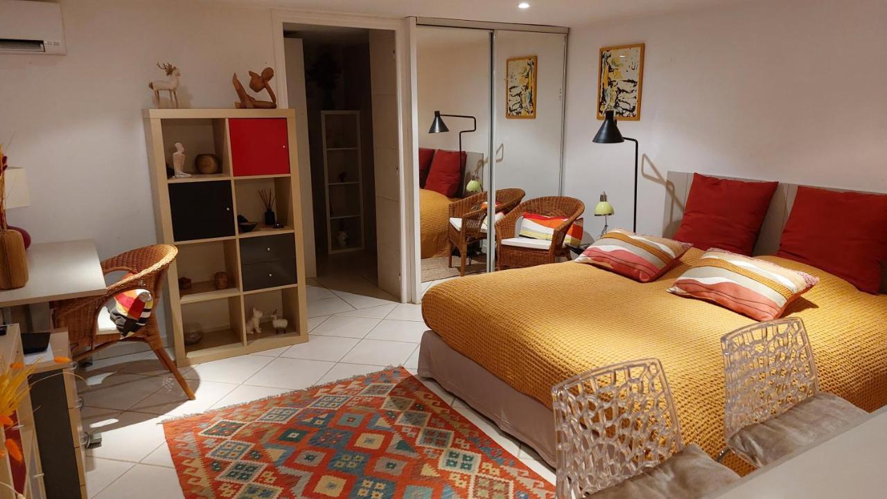 studio rue ménard près de la tour magne Nîmes Esterno foto